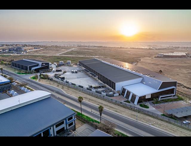 11,147M² WAREHOUSE TO LET IN SAMRAND BUSINESS PARK